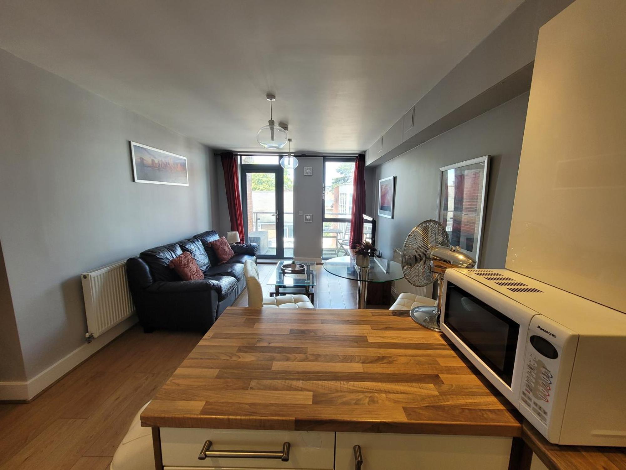 Lesley Court- A Lovely Spacious 2 Bedroom Apartment By Catchpole Stays Chelmsford Exterior photo