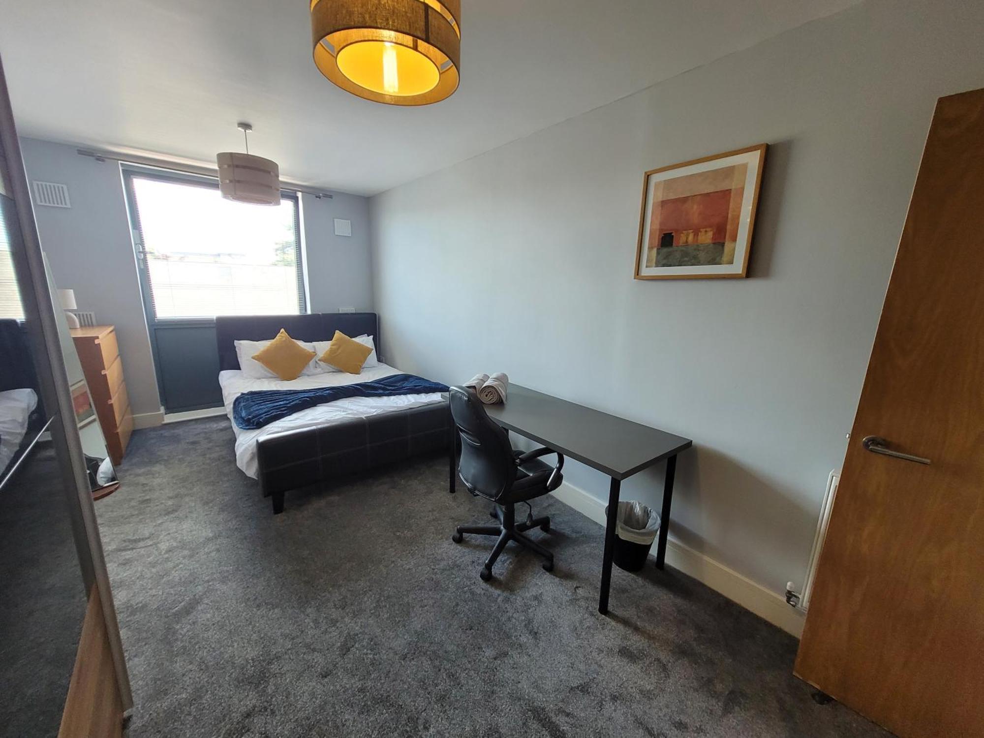 Lesley Court- A Lovely Spacious 2 Bedroom Apartment By Catchpole Stays Chelmsford Exterior photo